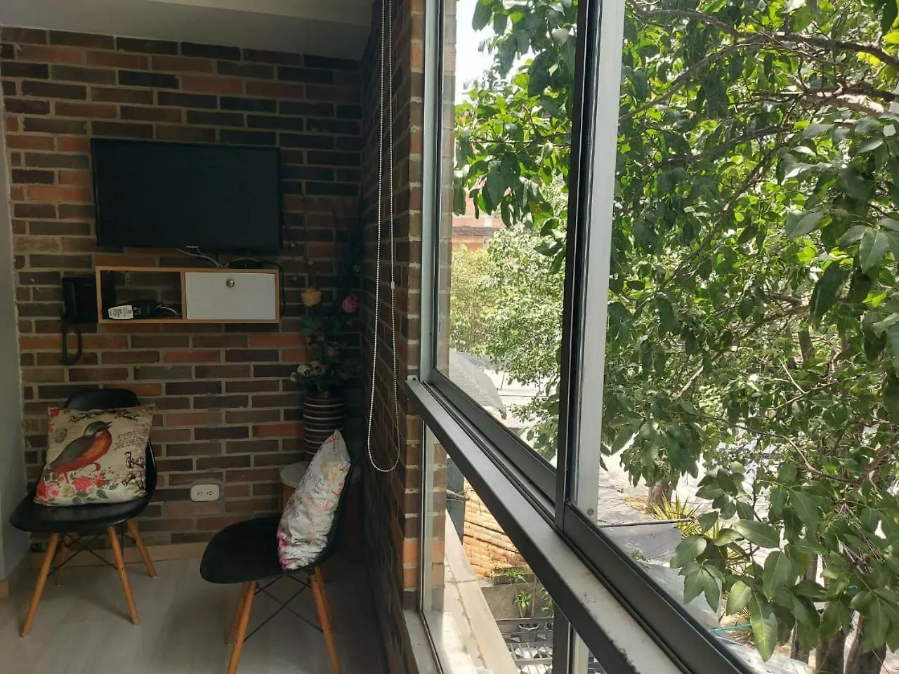 Medellin- La 70, Close To Everything, Laureles Retreat 메딜린